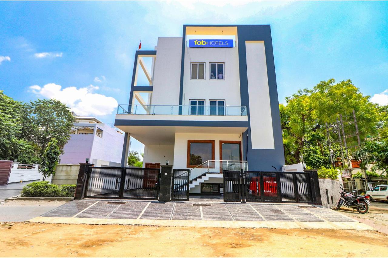 Fabexpress The Regalia Inn Lucknow Exterior foto